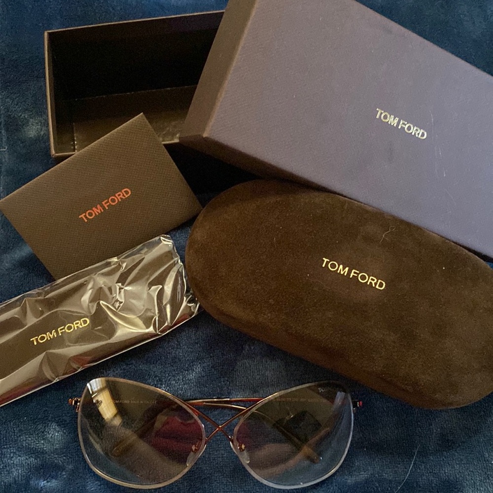 Ladies Tom Ford brown sunnies